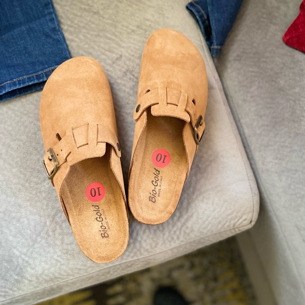 Tan clogs